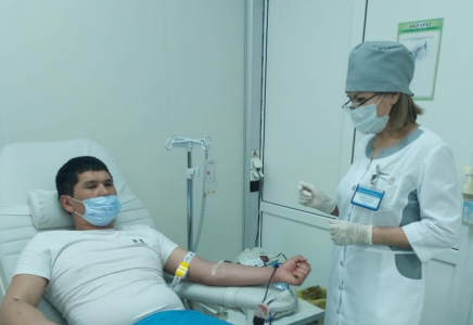 «ӨЗГЕГЕ ӨМІР СЫЙЛА»: Шымкентте ерікті қан тапсыру акциясы өтті