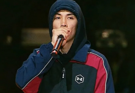 Істі болған әнші Qarakesek сот үкімін орындай бастады