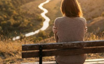 "Үндемей ренжу - өлтіреді": күйеуі қайтыс болған әйел өкінішін жеткізді