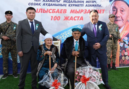 ТҮРКІСТАН: Созақта соғыс майдангеріне құрмет көрсетілді