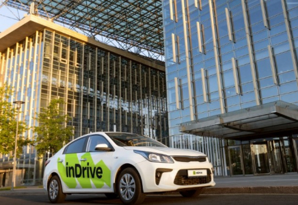 inDrive сапар бағасы тапсырыс бермей тұрып белгілі болатын «Бір басумен» тарифін іске қосты 