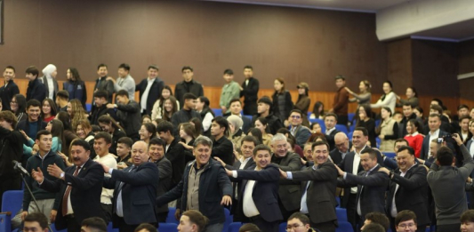 ​Послы перемен: молодёжь Шымкента выступила за Закон и Порядок