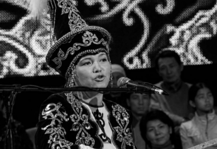 Қостанайда айтыскер ақын Салтанат Өтелбаева мен жолдасы жол апатынан көз жұмды