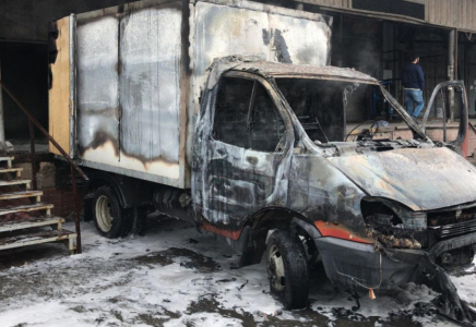 ГАЗель жүк көлігі түгі қалмай өртеніп кетті