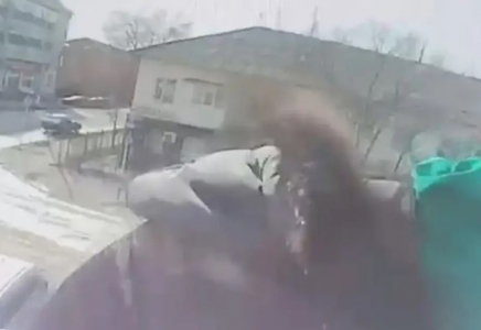 Ақтөбеде зейнеткер әйел 2-қабаттан секірмек болды: оқиғаның видеосы жарияланды