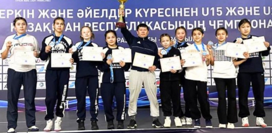 Түркістан облысының балуан қыздары ел чемпионатында топ жарды