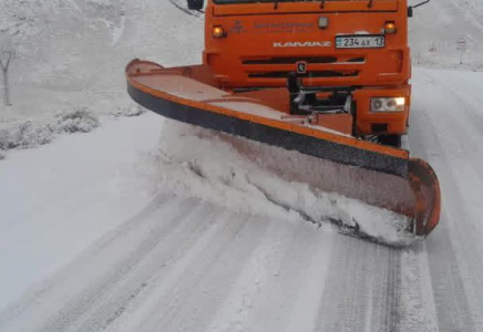 ТҮРКІСТАН: Автомобиль жолдарын күтіп ұстау жұмыстары күшейтілді