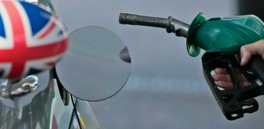 Ұлыбританияда жанармай сатуға шектеу енгізіле бастады