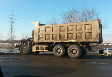 Нұрсұлтанда екі жүк көлігі соқтығысты  