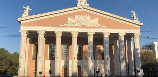 Қырғызстанда оқушылар мен студенттерді театр мен музейге міндеттеу ұсынылды