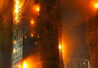 ​Гонконгтағы өрт оқиғасына қатысты сегіз адам тұтқынға алынды