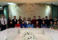 ТҮРКІСТАН: Мемлекеттік қызметшілерден құрылған оқырмандар клубы Отырарда кезекті кітапты талдады