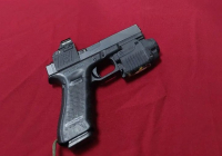 ​Петропавлда мектептердің біріне оқушы тапанша алып келген