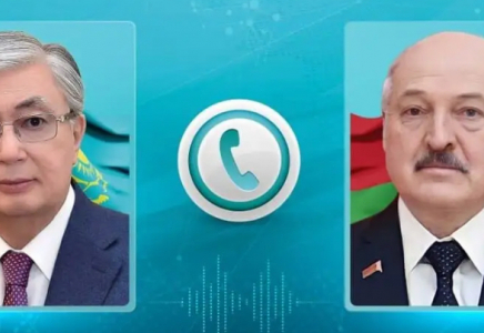 Тоқаев телефон арқылы Лукашенкомен сөйлесті