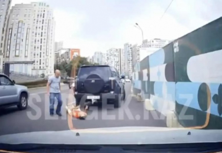 Алматыда жолдағы жанжал төбелеске ұласып, ер адам бір соққыдан есінен танып қалды