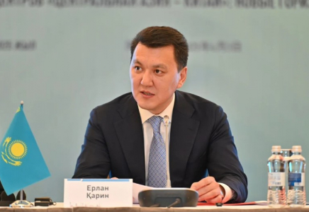 ​Ерлан Қарин: Жүргізіліп жатқан саяси бағыт салмақты қоғамдық қолдауға ие