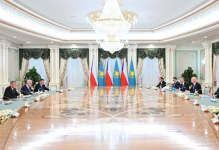 Қасым-Жомарт Тоқаев пен Андрей Бабиш кеңейтілген құрамда келіссөз жүргізді