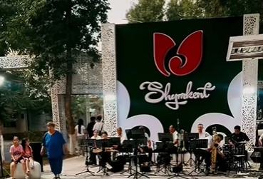 Шымкент саябақтарында дәстүрлі өнер кештері өтті