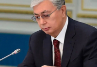 Тоқаев Қорғаныс министрлігіндегі үш жоғары лауазымды тұлғаны қызметінен босатты