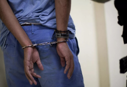 Батыс Қазақстанда прокурор екі күдіктіні ұстады