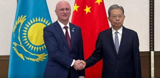 Роман Скляр Бүкілқытайлық жиналыс комитетінің төрағасымен кездесті 