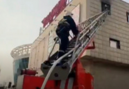 Алматыда сауда үйінен өрт шықты