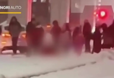 Астанада мектептің маңында екі баланы көлік қағып кетті