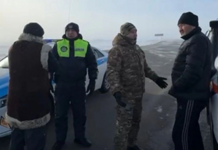 ​Ақтөбеде қатты желдің салдарынан бірнеше бағыттағы жол жабылды