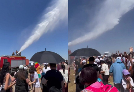 Алматы облысындағы шар фестивалінде келушілерге су шашқан өрт сөндірушілер сынға ұшырады (видео)