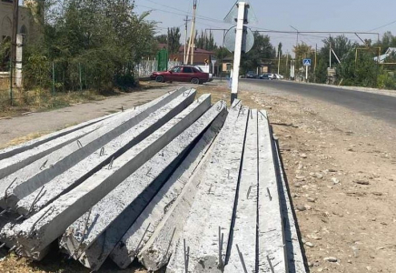 ТҮРКІСТАН: Сайрамда көшелер жөнделіп, жарықшамдар жарқырады