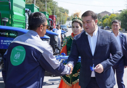 ТҮРКІСТАН: Сарыағашта арнайы техникалар пайдалануға берілді
