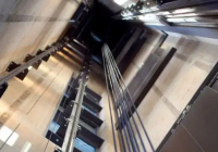 Шымкентте 12-қабаттан құлдилаған лифт: жолаушы ауыр жарақат алды