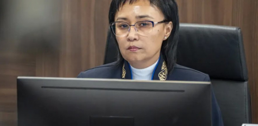 Адам өлтіріп, өзі 25-қабаттан секіріп кеткен: Бишімбаев ісі бойынша судья жаңа процесті жүргізіп жатыр