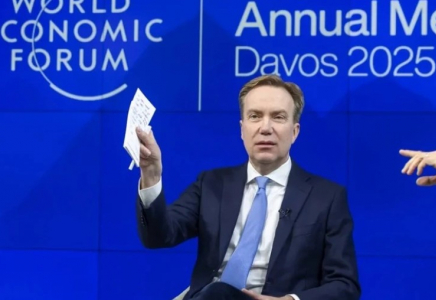 ​Давос форумының басшысы Эпштейнмен байланысы үшін қызметінен кетті