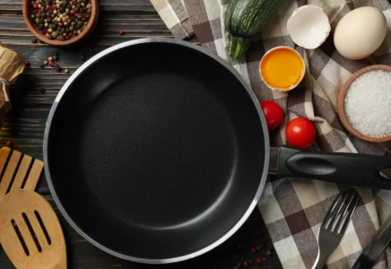 ​Жабыспайтын қазаныңызды бүлдіріп алсаңыз, қалпына келтіруге болады