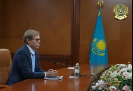 ШЫМКЕНТ: қала әкімі «ШЫМКЕНТСКИЙ ДСК» ЖШС құрылыс компаниясы және «ДСК-17» ЖШС зауытының басшылығымен кездесті