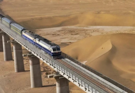 Қытай Африкадағы шөл далада теміржол салды