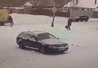 Қарағандыда әйелдің үстіне бағана құлап, көз жұмды