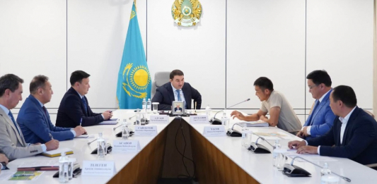 ТҮРКІСТАН: Нұралхан Көшеров тұрғынды жеке қабылдап, мәселесін шешу жолын түсіндірді