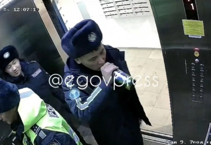 Астаналық полиция қызметкерлері әлеуметтік желідегі видеодан кейін қызметінен босатылды