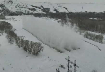 Қазақстандағы төтенше жағдайлар қызметкерлерінің мұз жарған видеосы ВВС-дің назарына ілікті (ВИДЕО)