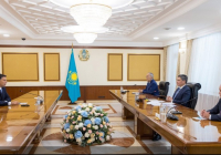 Премьер-министр «Эгмонт» қаржылық барлау бөлімшелері тобының атқарушы хатшысы Жером Бомонмен кездесті