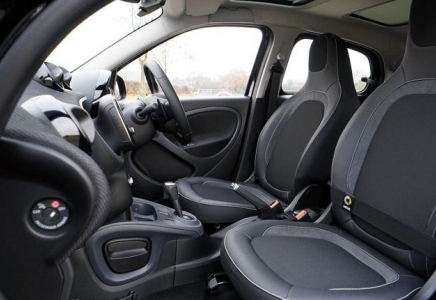 Қазақстанда оң рульді көліктерді әкелуге тыйым салынады