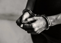 Астанада дүкен қызметкері басқа дүкенге барып пышақпен қаруланған ұрыны ұстаған