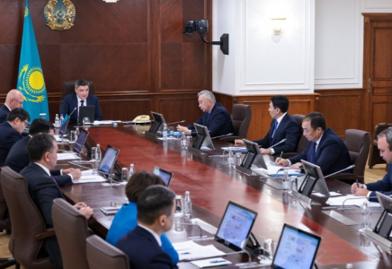 Премьер-министр көлік саласын дамыту мәселелері бойынша кеңес өткізді
