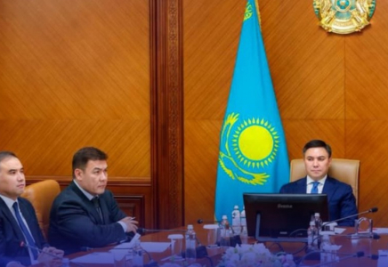 Шымкентте әлеуметтік-экономикалық бағыттағы өзекті мәселелер қаралды