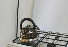 ТҮРКІСТАН: Аз қамтамасыз етілген отбасыларға өртке қарсы дабыл құралдары тегін берілді