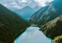 Көлсайда туристік автобус таудан құлап кетті (видео)