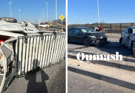 Басы жұлынып кеткен: Қызылордада жантүршігерлік жол апатынан 6 баланың әкесі мерт болды