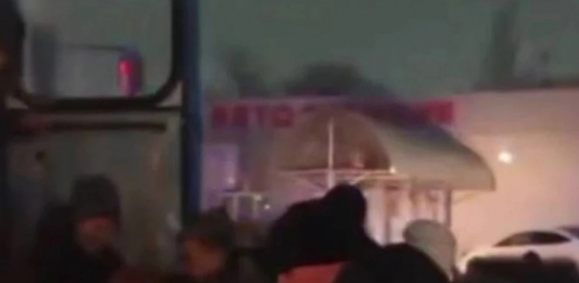 Қарағандыда жолаушылар мінген автобус көлікпен соқтығысты